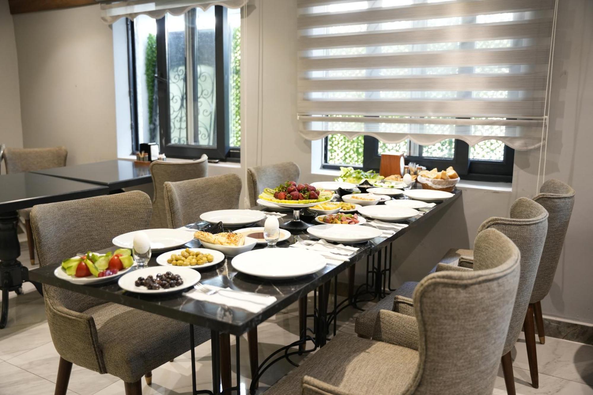 Eniza Hotel Мерсин Екстериор снимка
