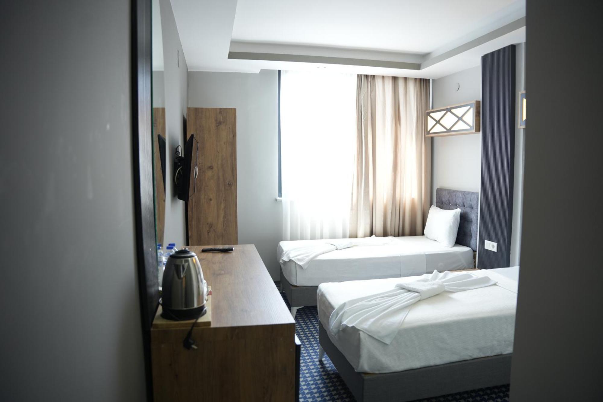 Eniza Hotel Мерсин Екстериор снимка