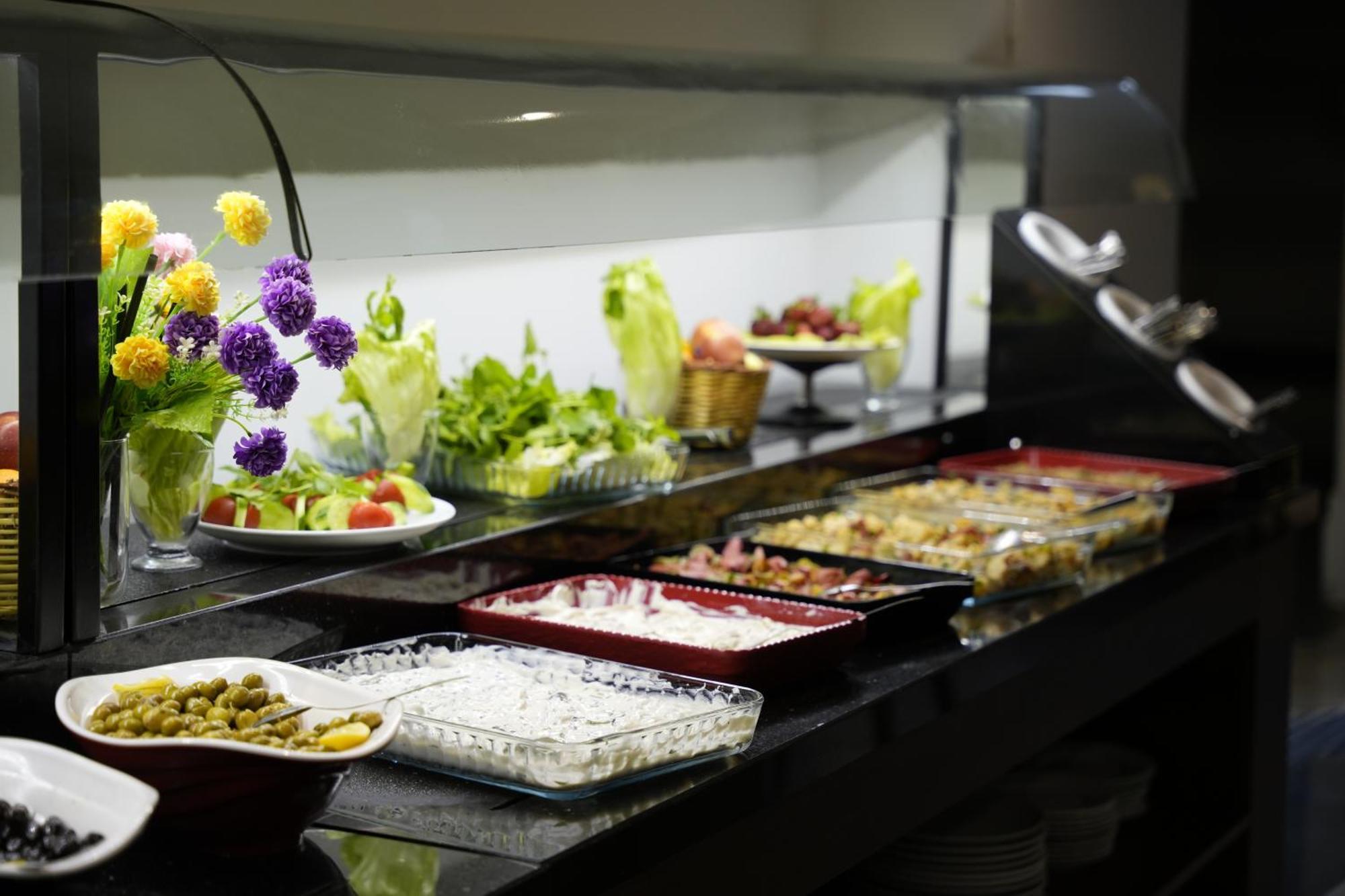 Eniza Hotel Мерсин Екстериор снимка