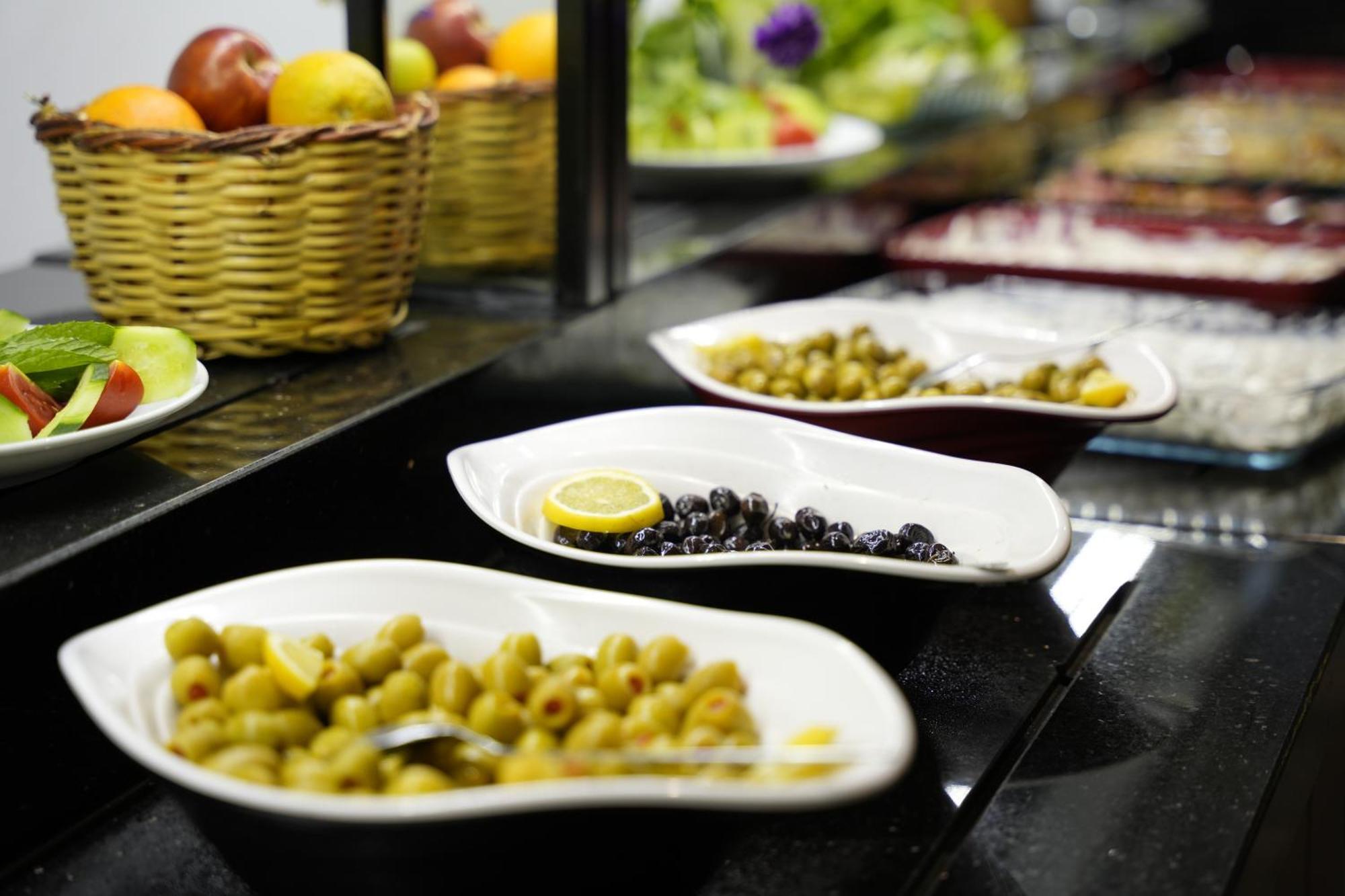 Eniza Hotel Мерсин Екстериор снимка