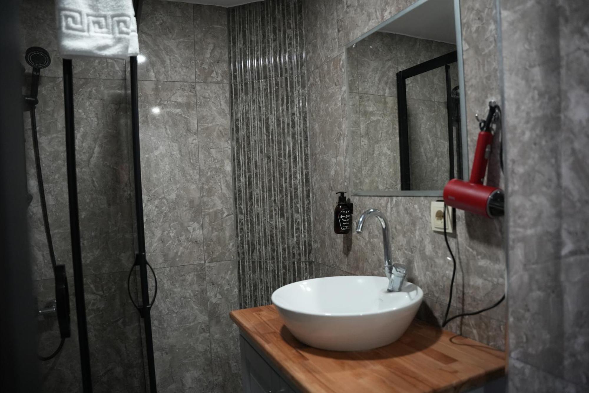 Eniza Hotel Мерсин Екстериор снимка